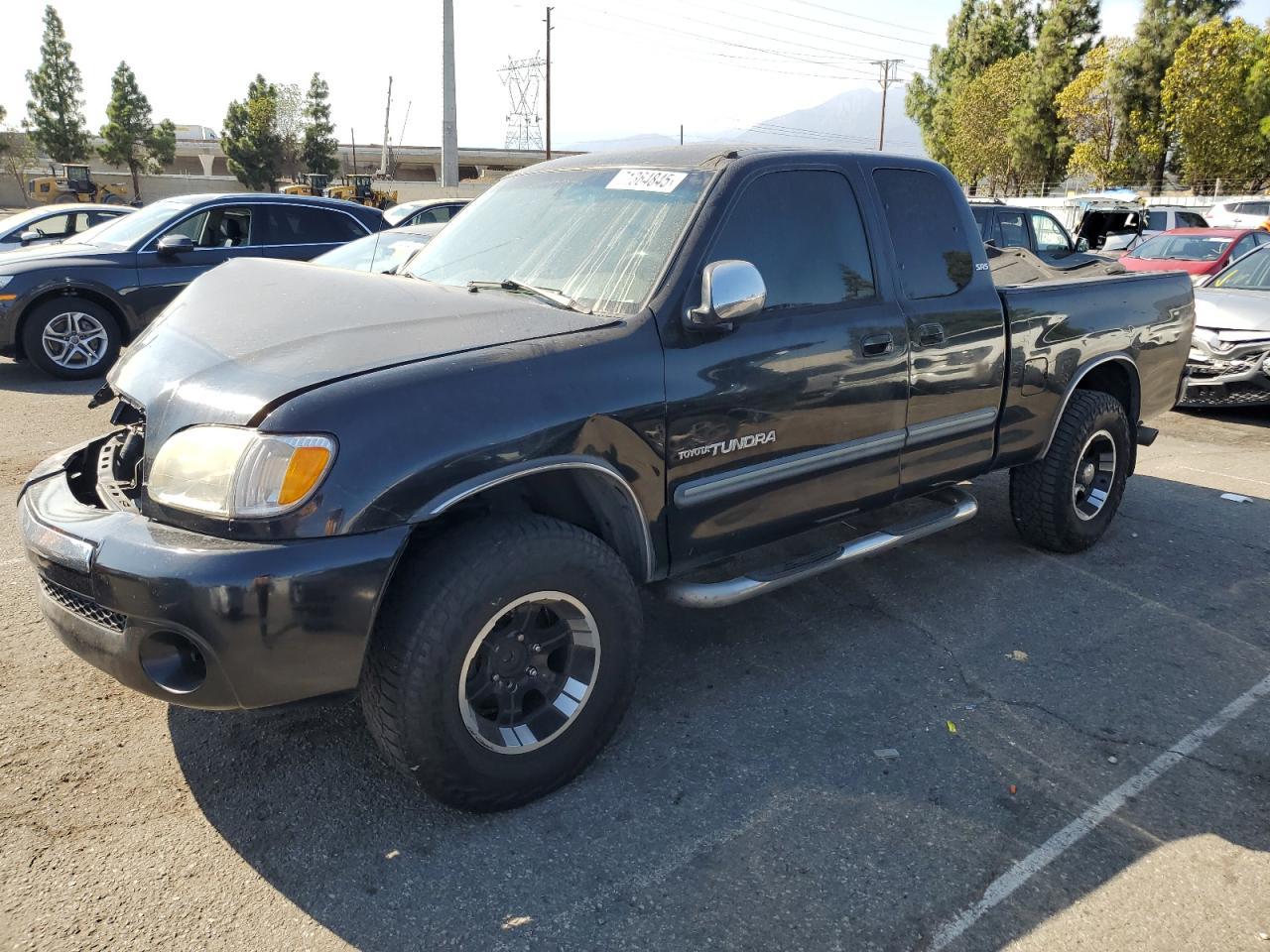 2004 TOYOTA TUNDRA