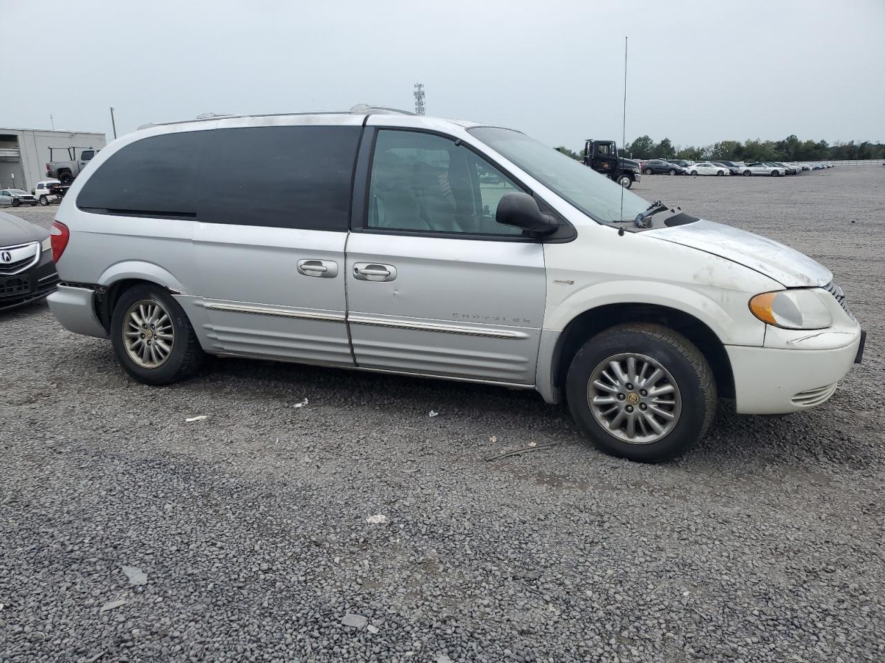 2001 CHRYSLER Town & Country