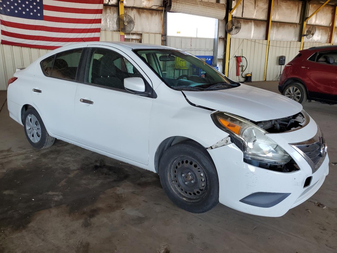 2016 NISSAN VERSA