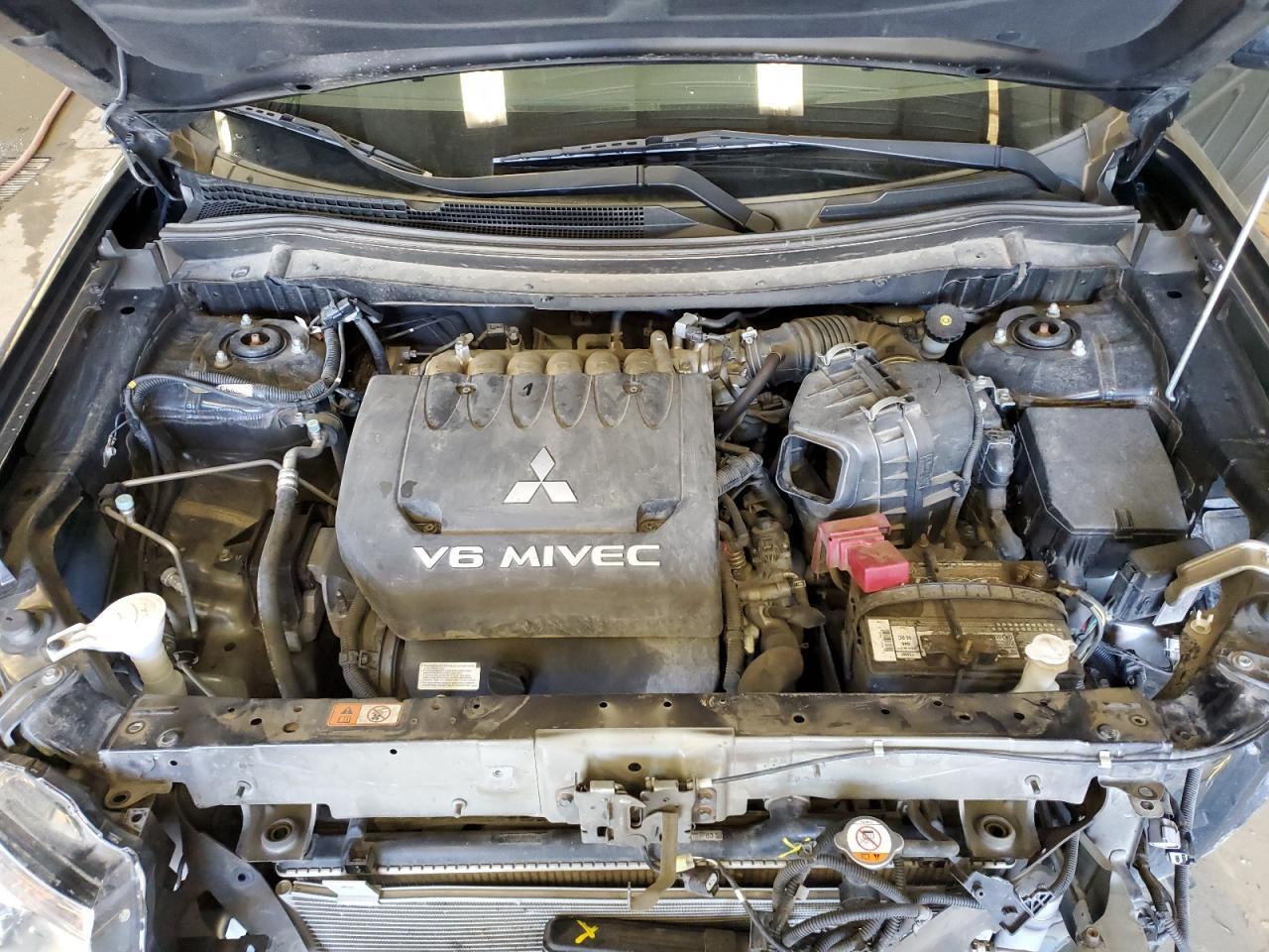 2015 MITSUBISHI outlander