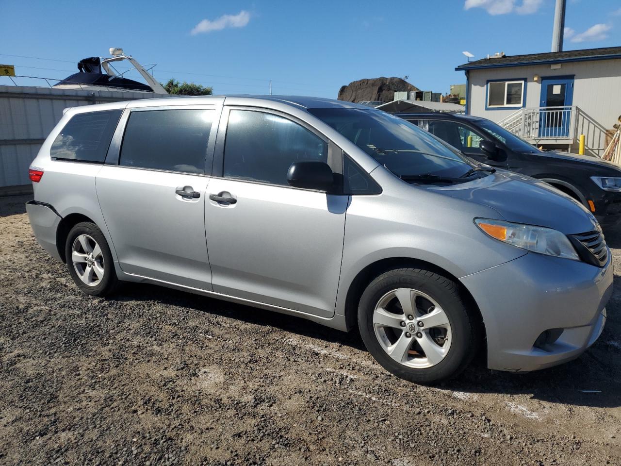 2015 TOYOTA SIENNA