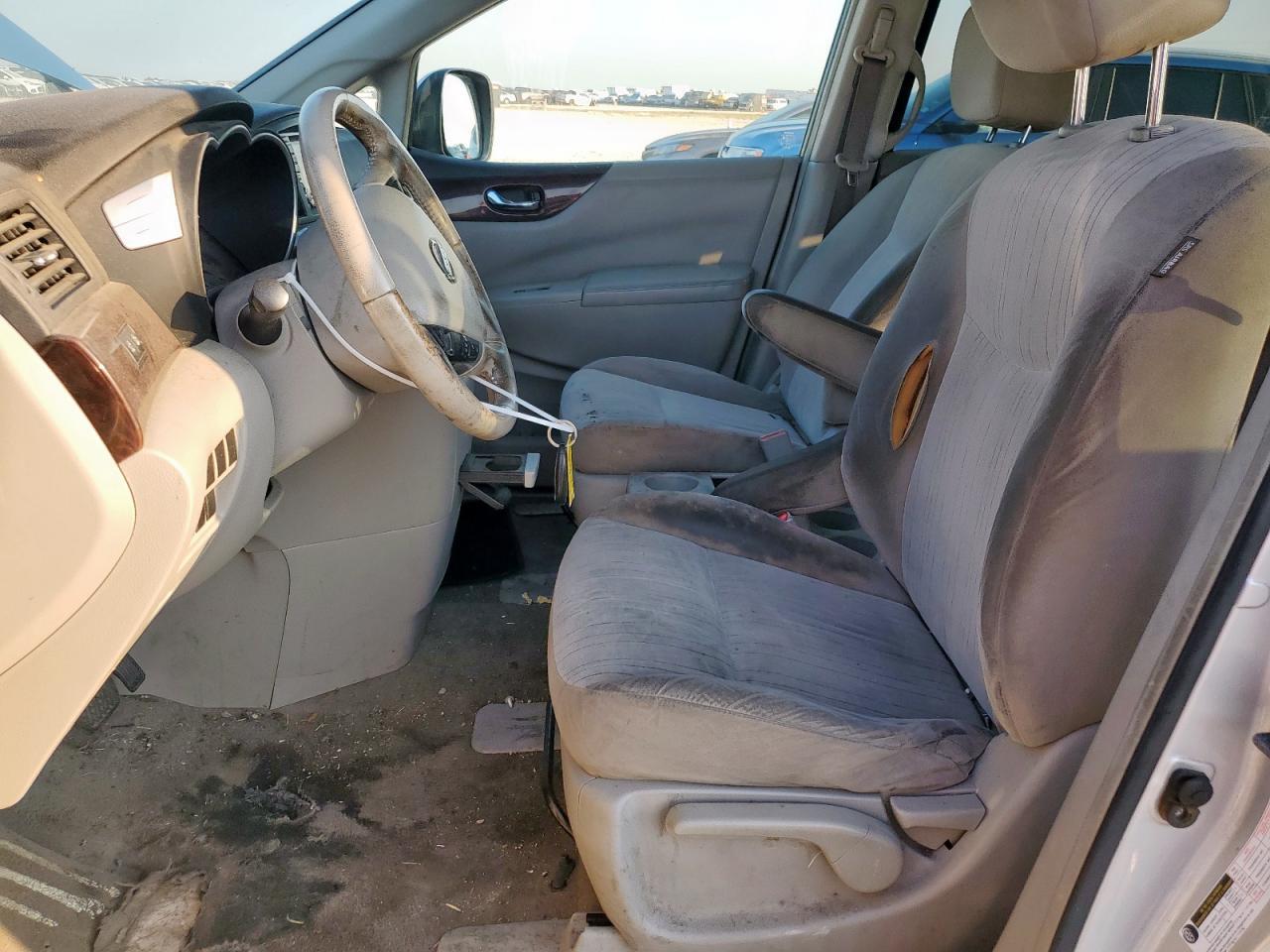 2017 NISSAN Quest