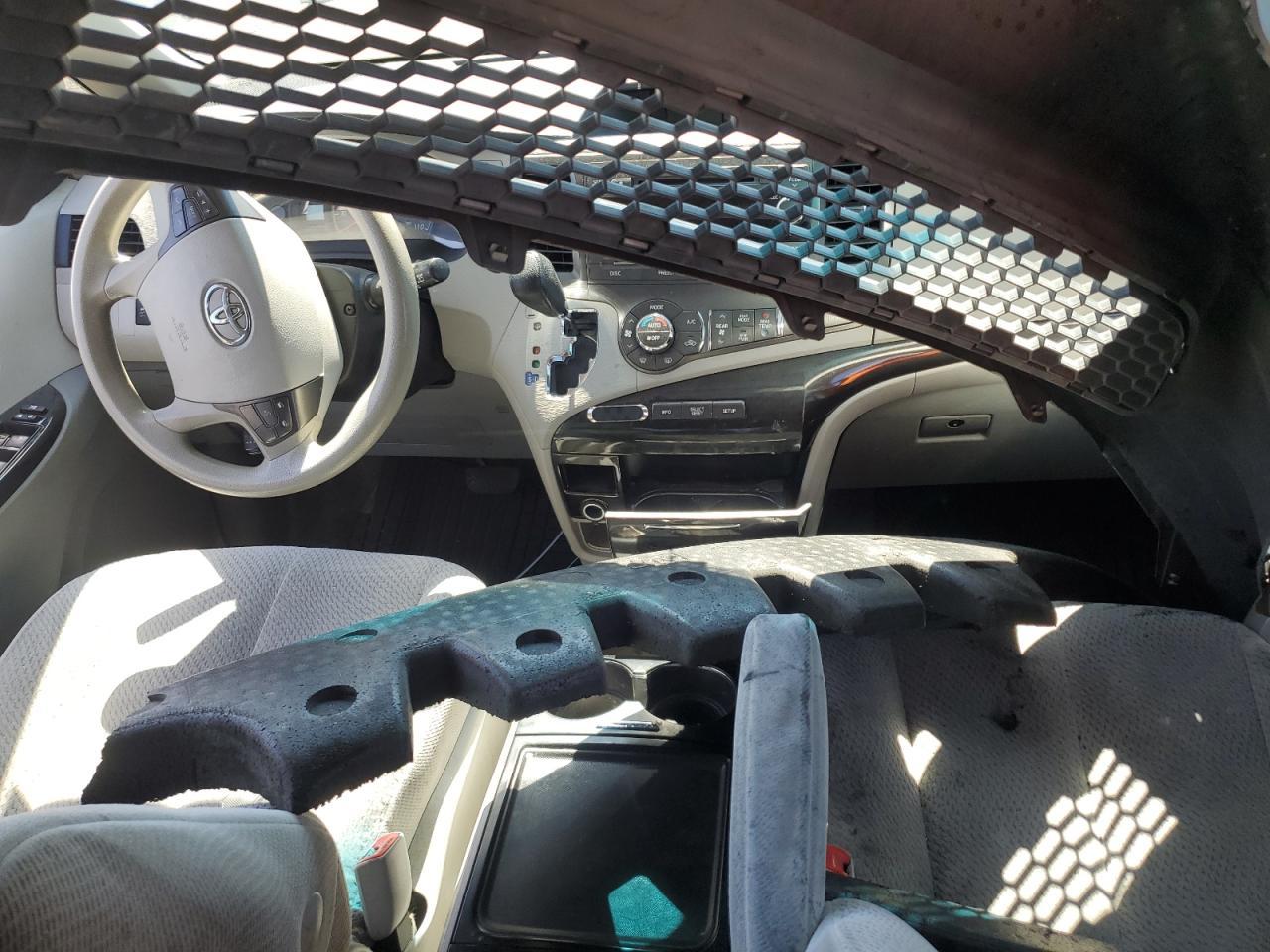 2014 TOYOTA SIENNA