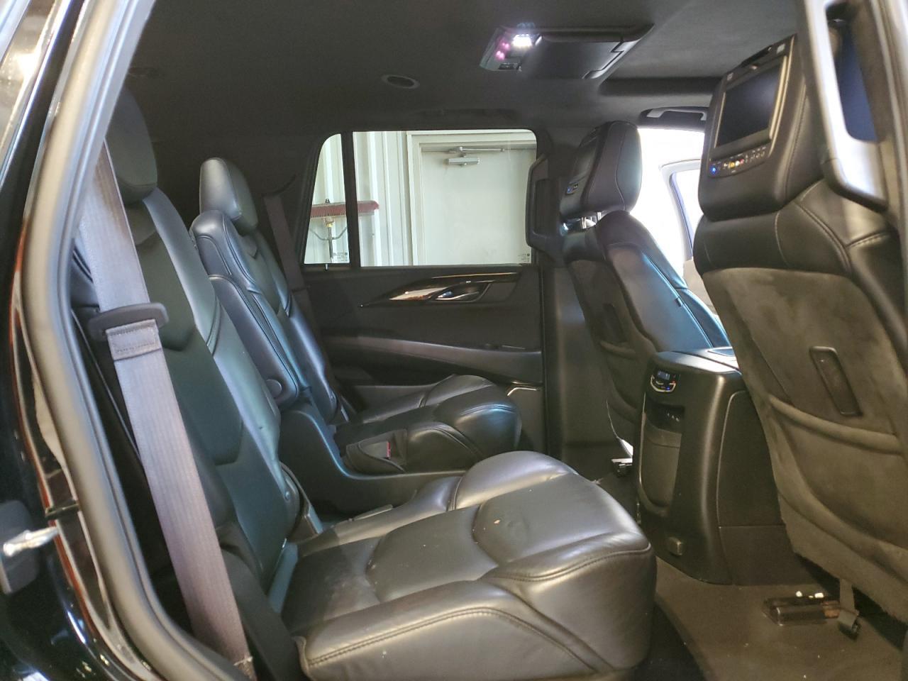 2017 CADILLAC ESCALADE