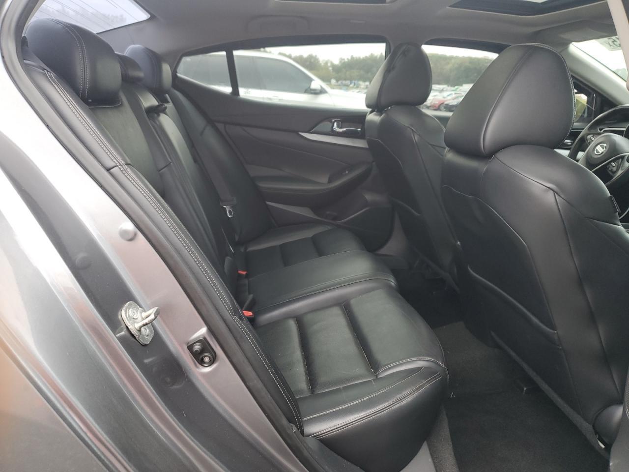 2016 NISSAN Maxima