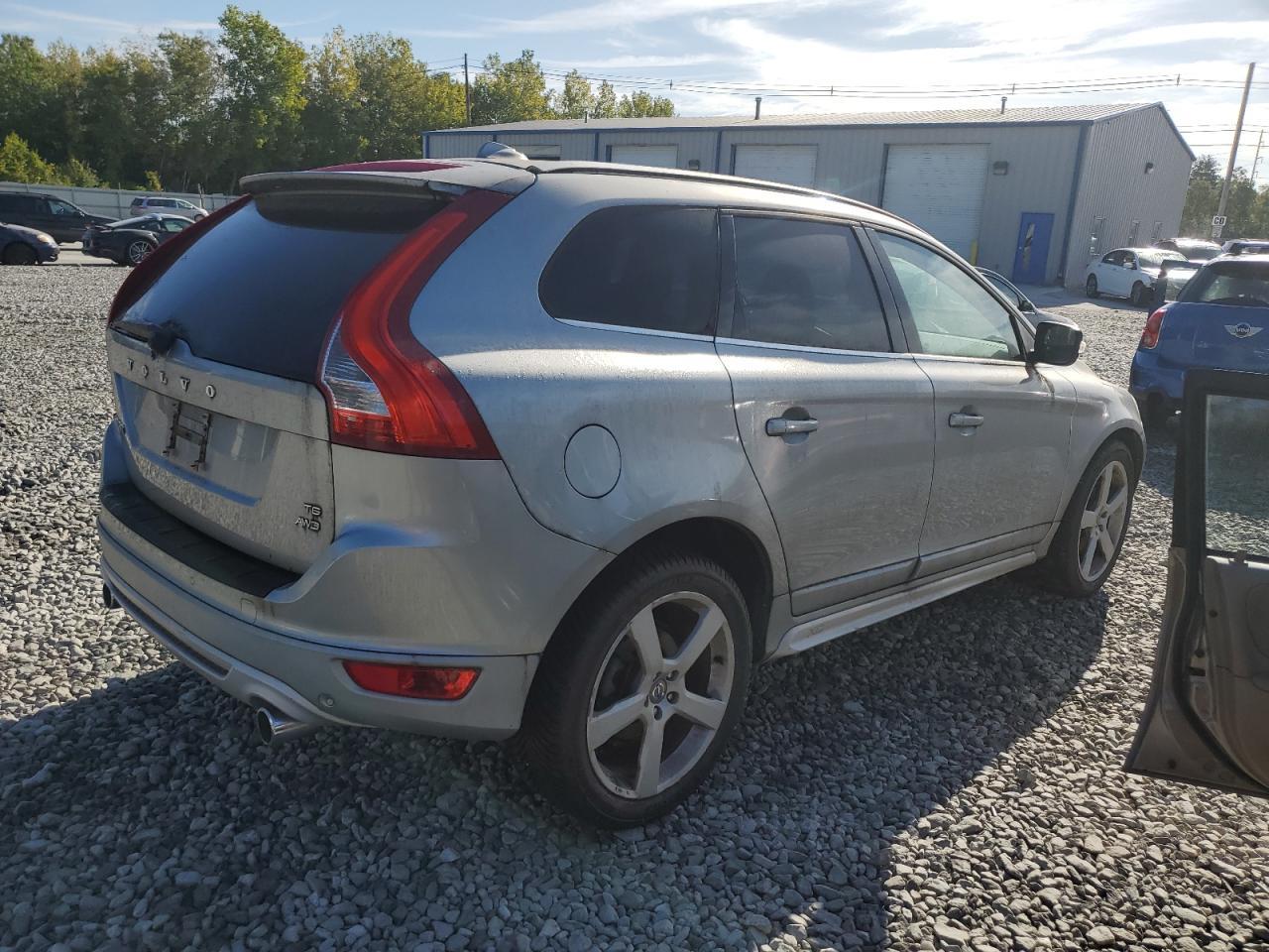 2010 VOLVO XC60