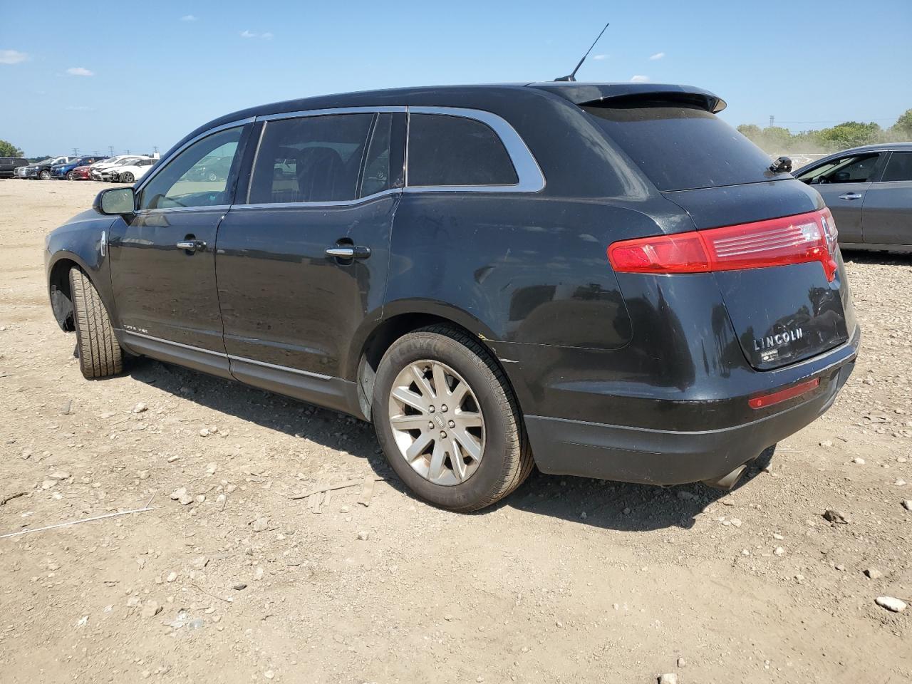 2016 LINCOLN MKT