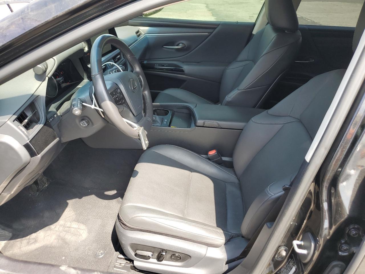 2024 LEXUS Es