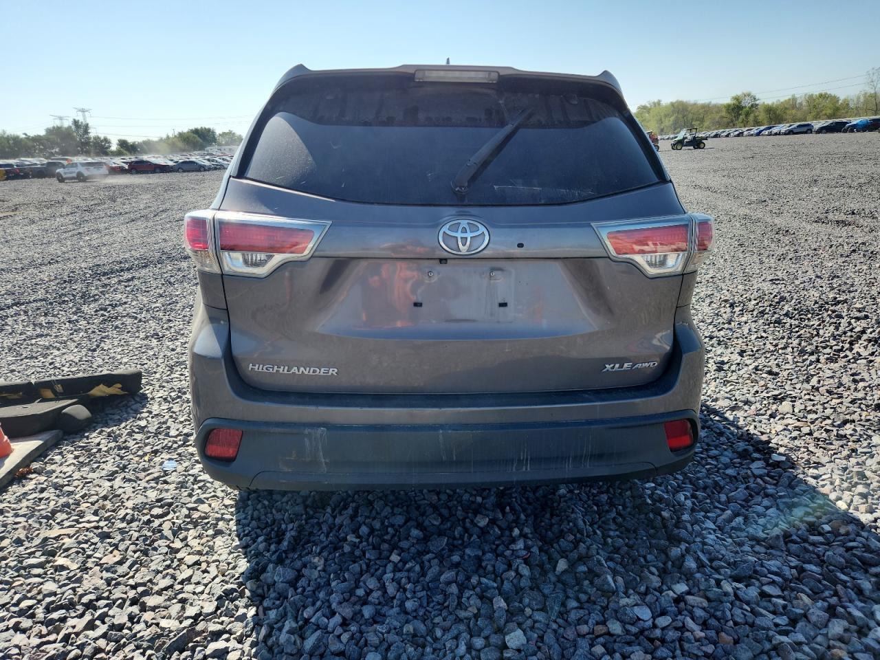 2016 TOYOTA HIGHLANDER