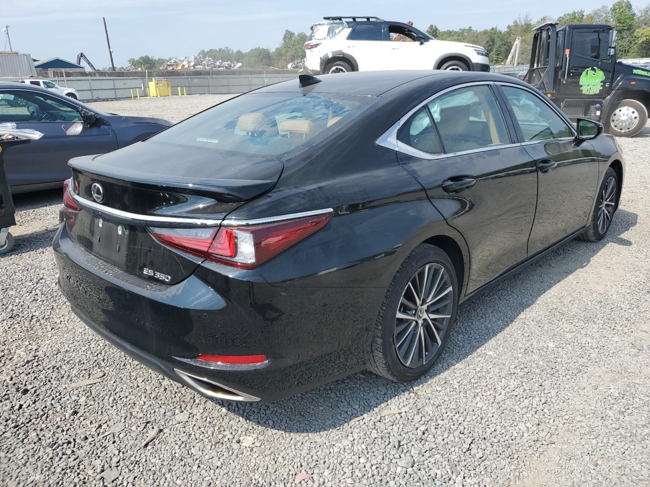 2023 LEXUS Es