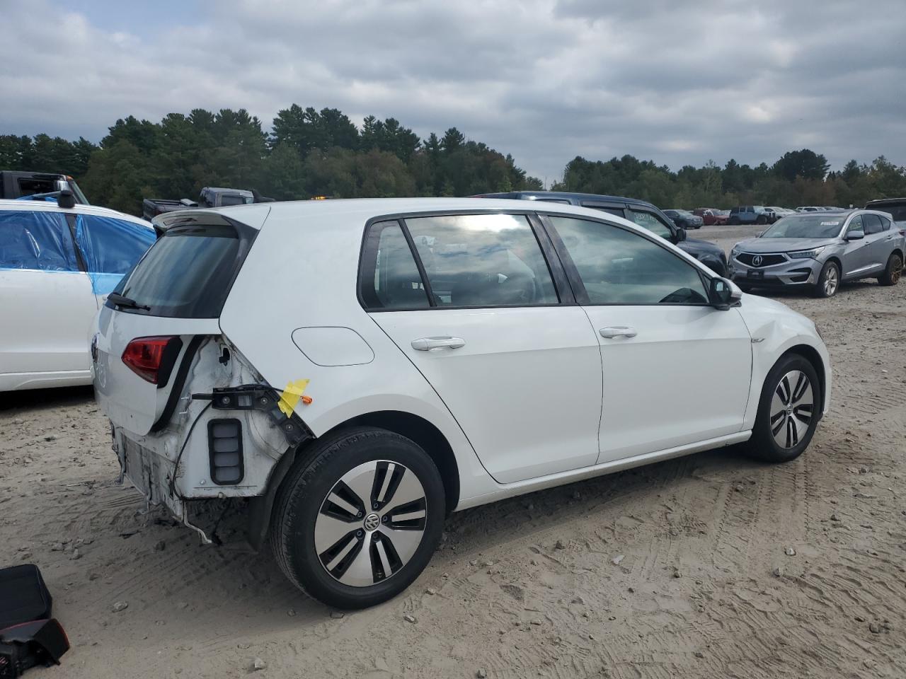 2016 VOLKSWAGEN e-Golf