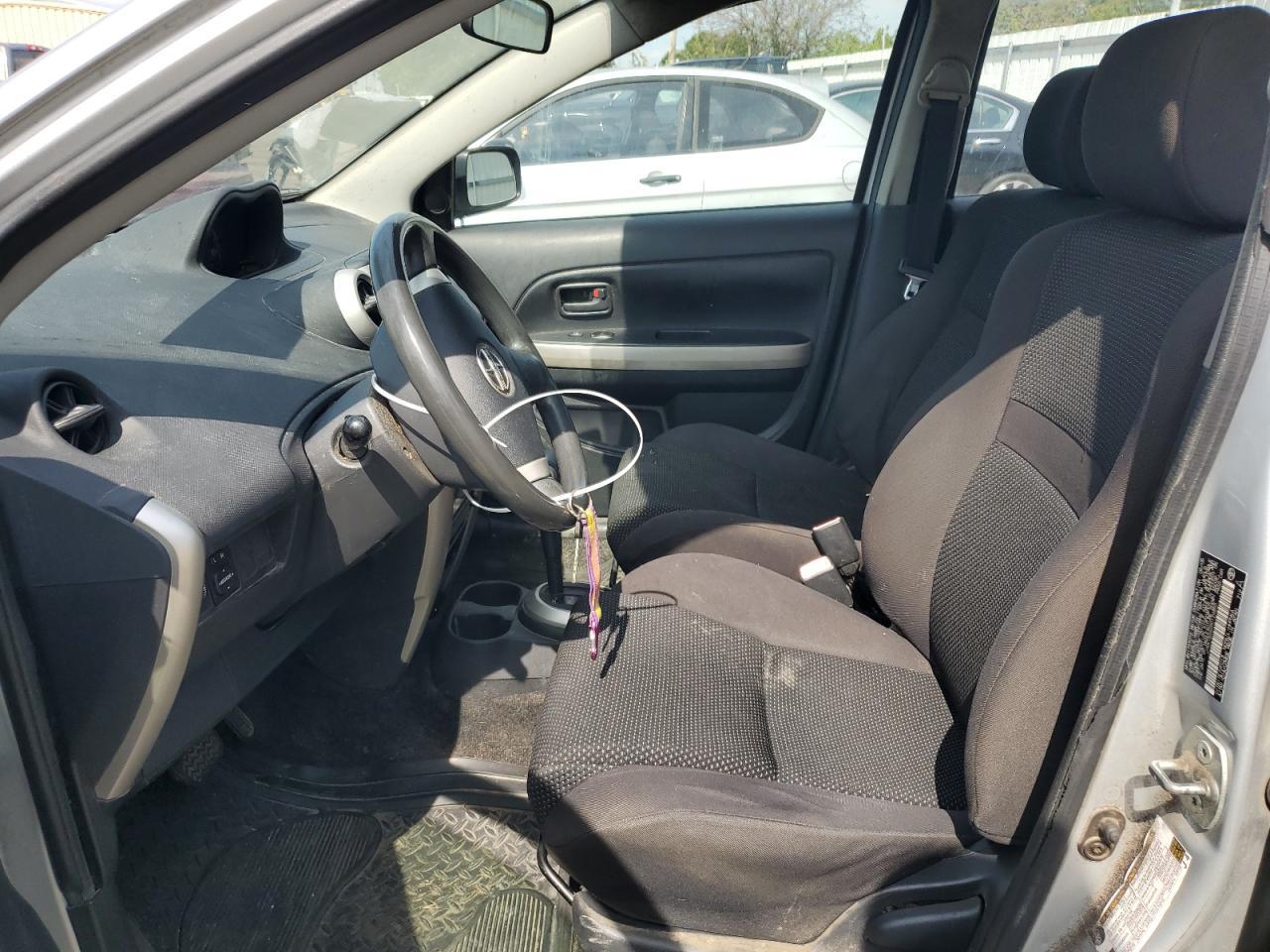 2005 TOYOTA SCION