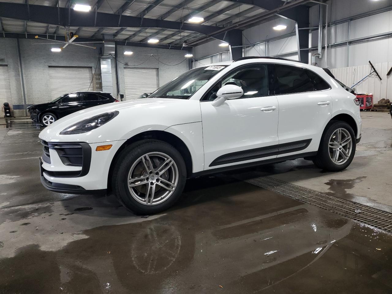 2022 PORSCHE Macan