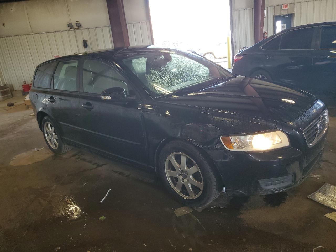 2009 VOLVO V50