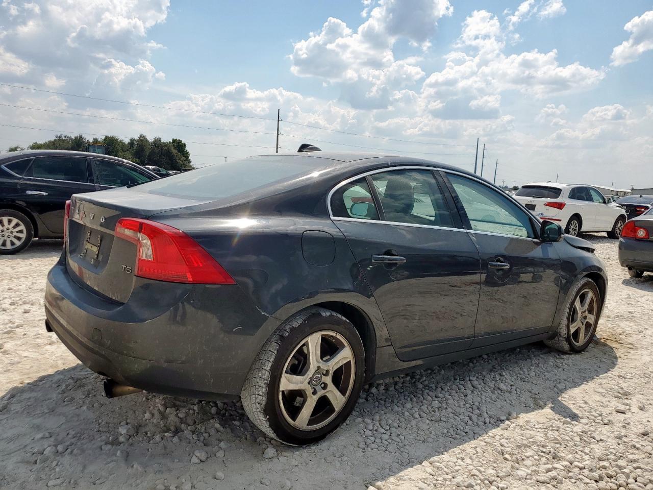 2013 VOLVO S60