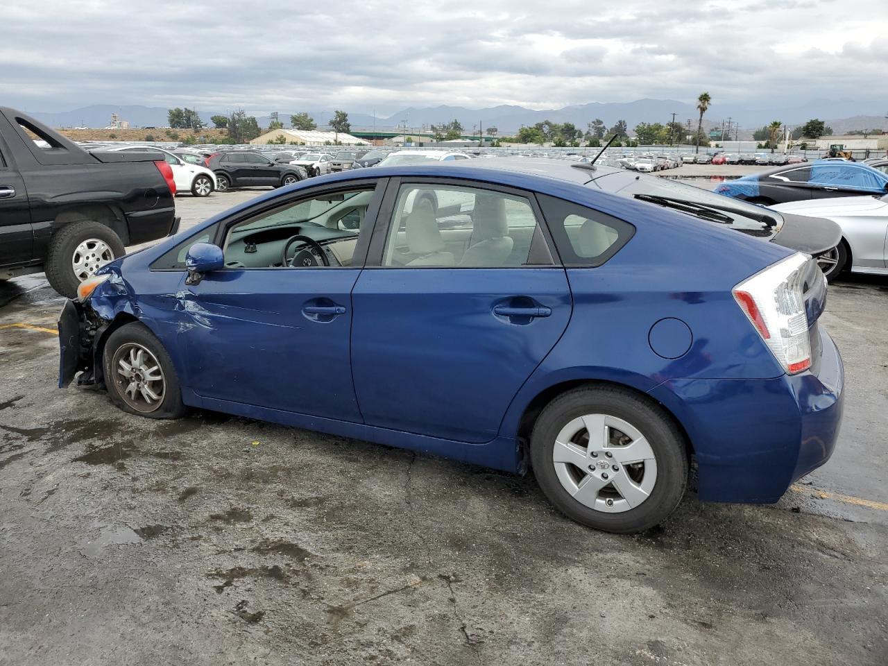 2011 TOYOTA PRIUS
