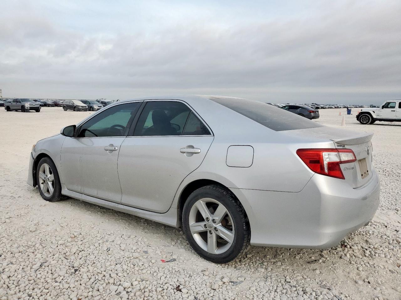 2013 TOYOTA CAMRY