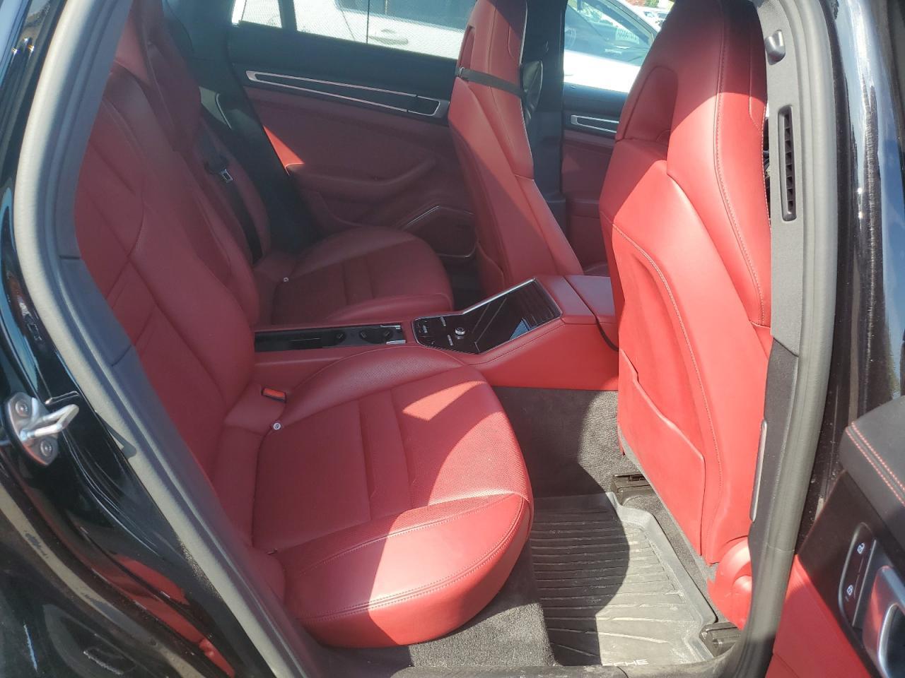 2022 PORSCHE Panamera