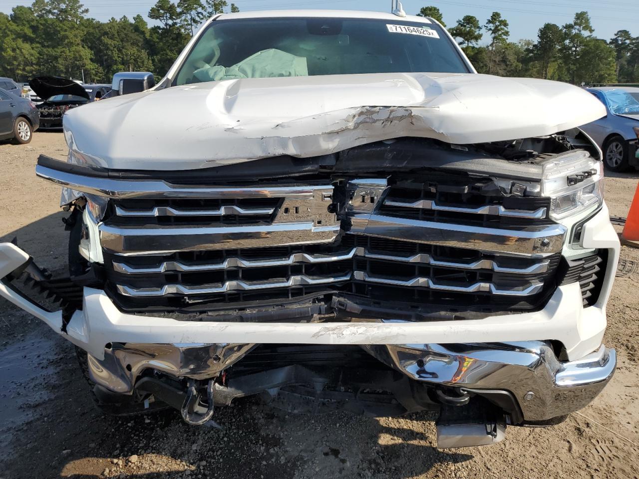 2024 CHEVROLET Silverado