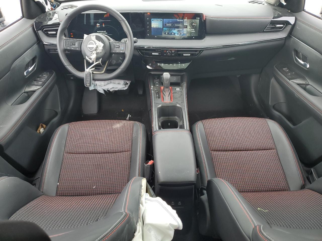 2025 NISSAN KICKS