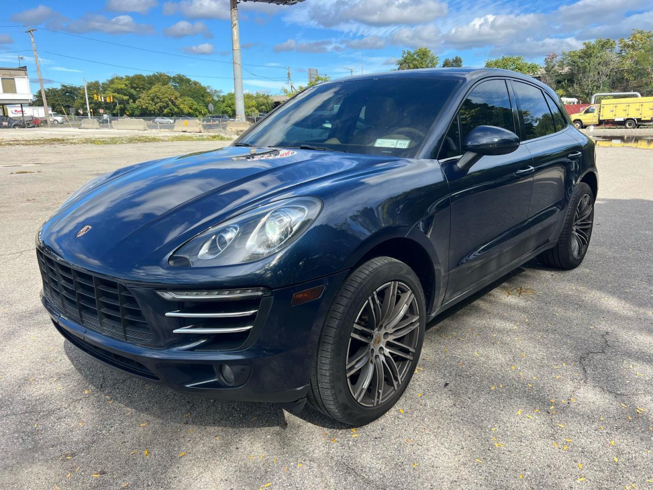 2015 PORSCHE Macan