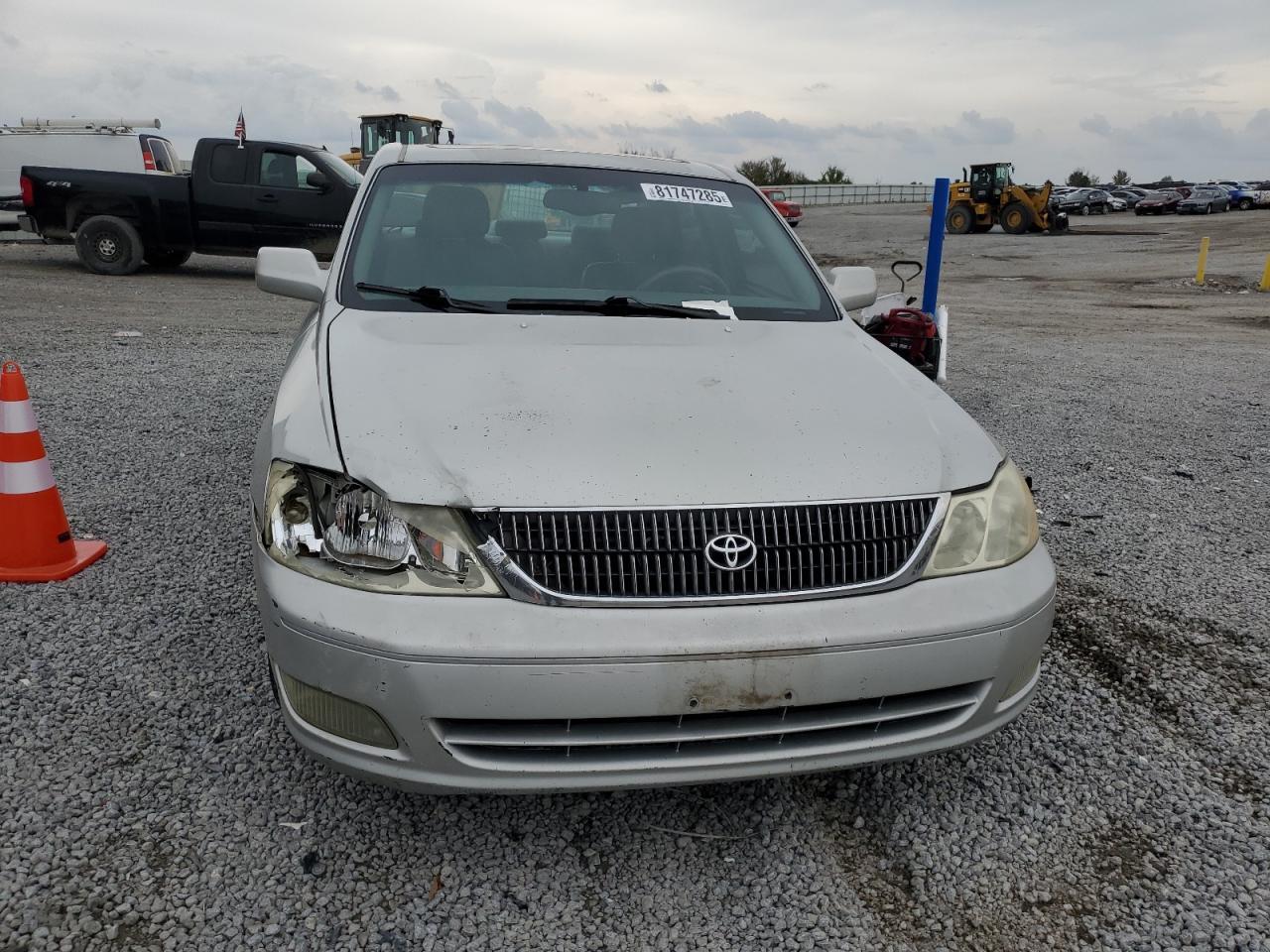 2002 TOYOTA Avalon