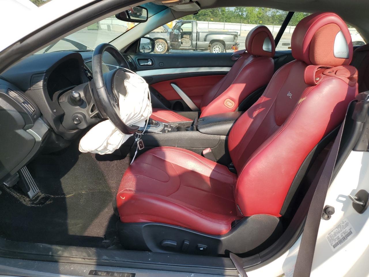 2013 INFINITI G37