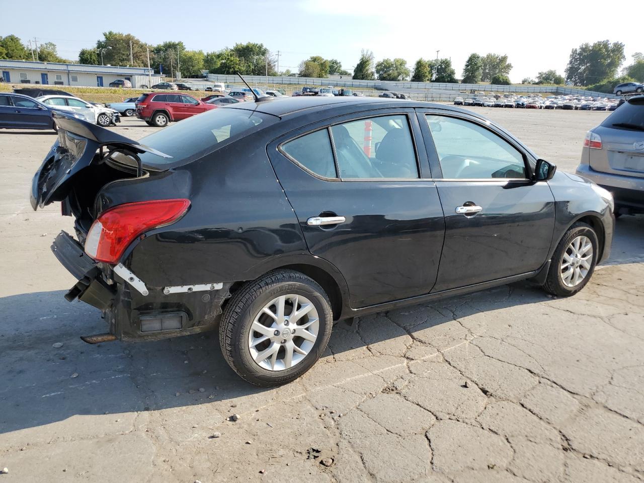 2018 NISSAN VERSA