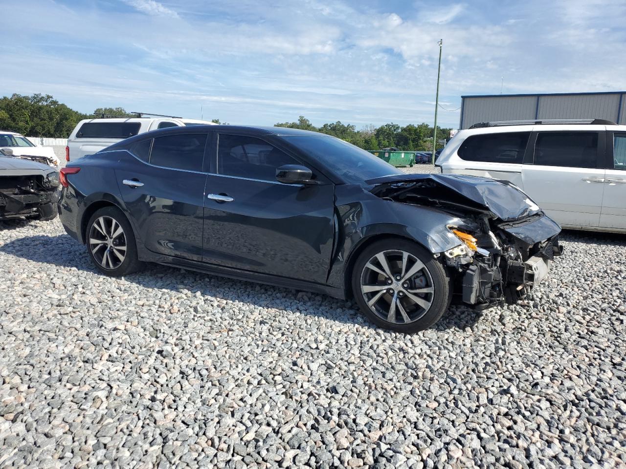 2017 NISSAN Maxima