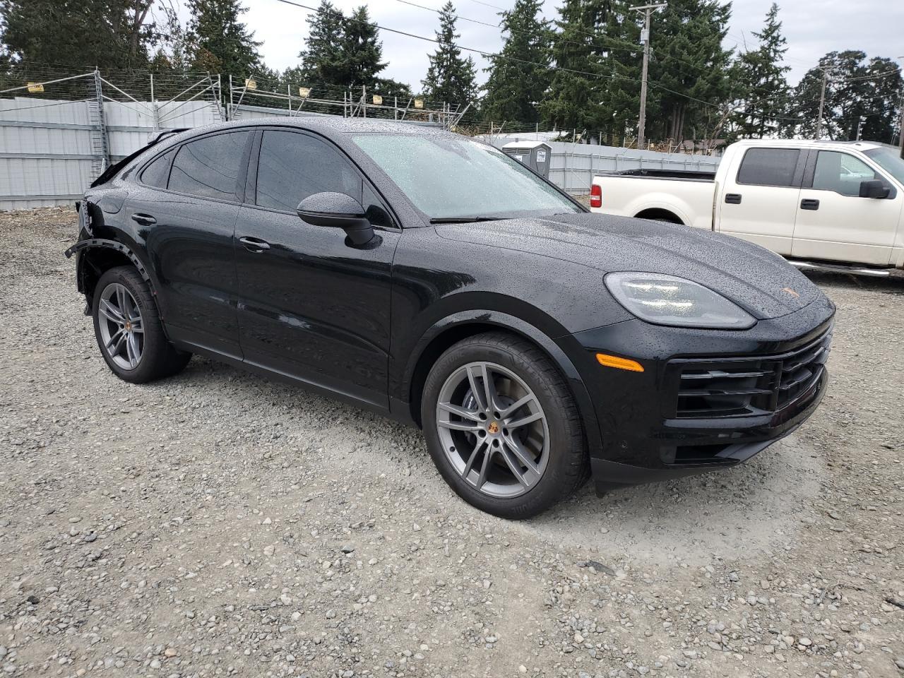 2025 PORSCHE CAYENNE