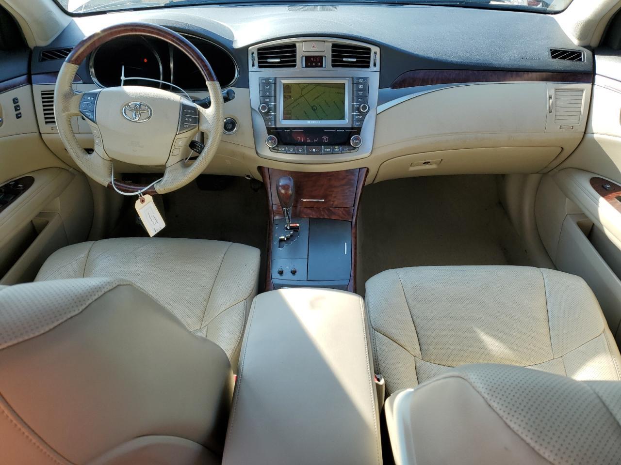 2011 TOYOTA Avalon