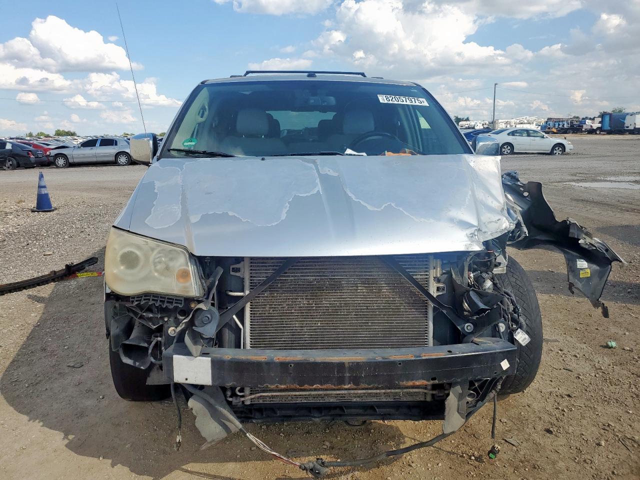 2011 CHRYSLER Town & Country