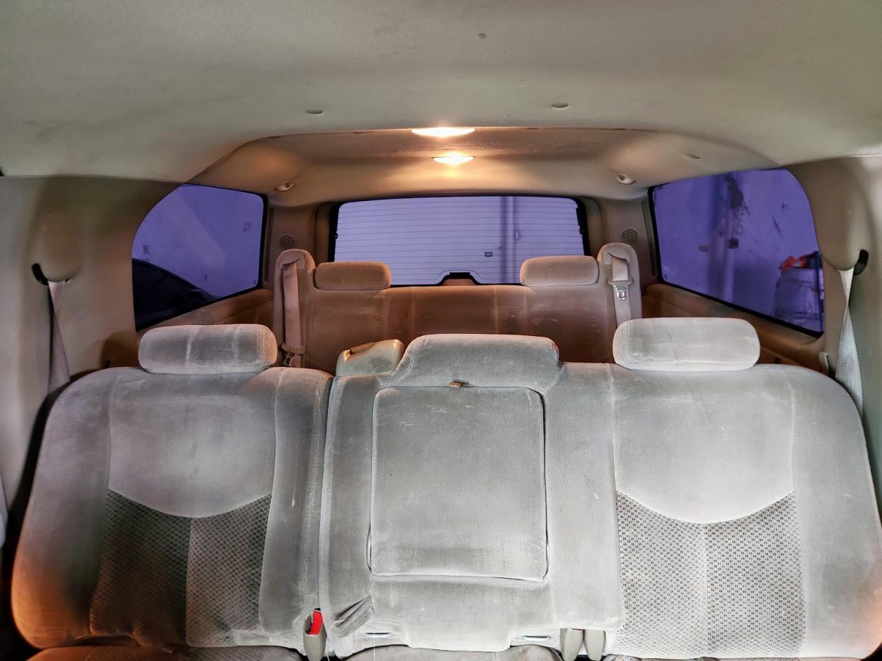 2003 CHEVROLET Suburban