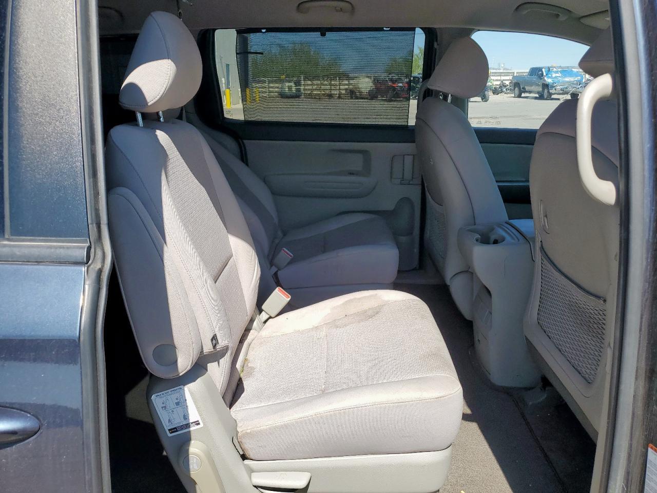 2016 KIA SEDONA
