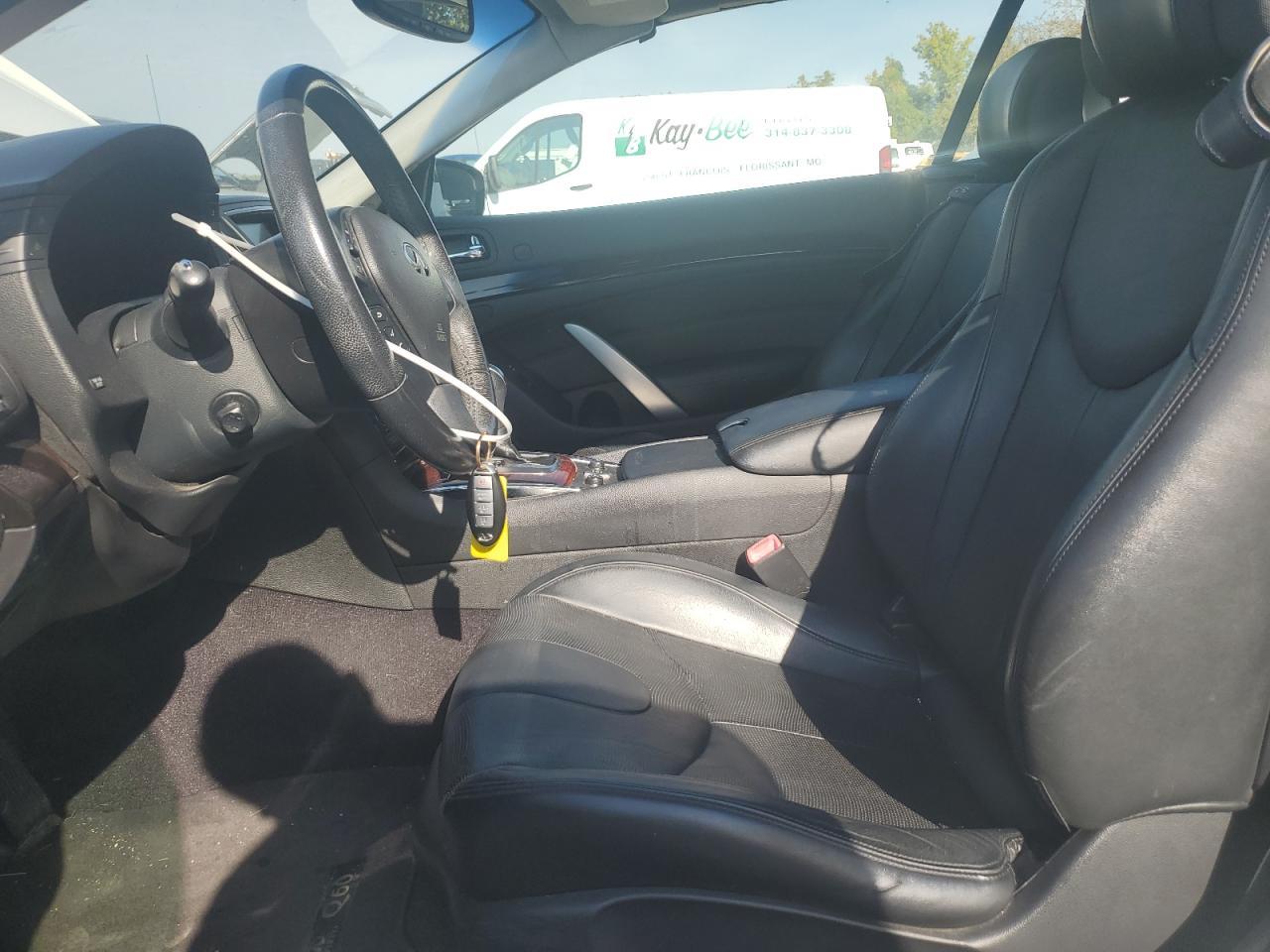 2015 INFINITI Q60