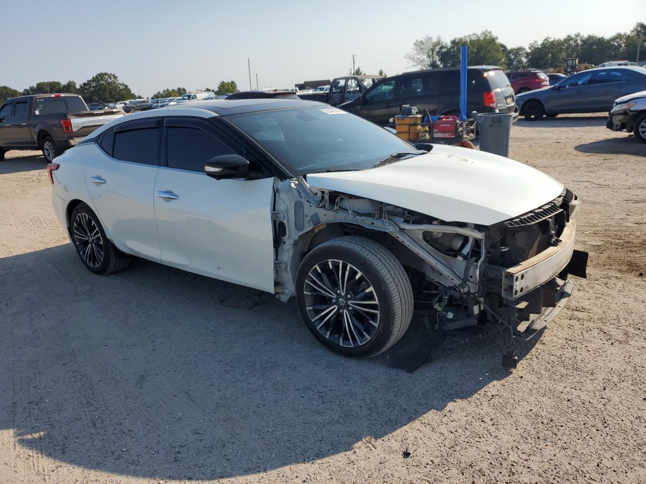 2017 NISSAN Maxima