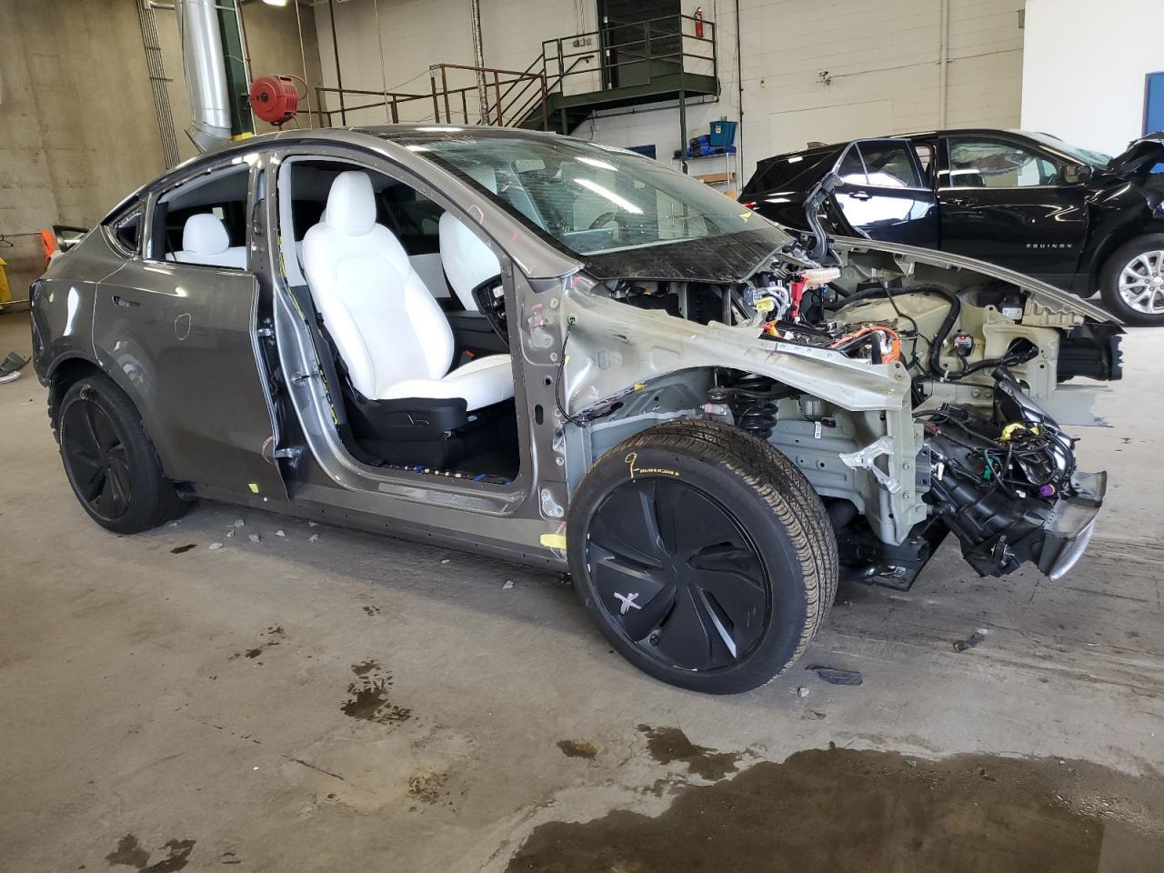 2026 TESLA MODEL Y