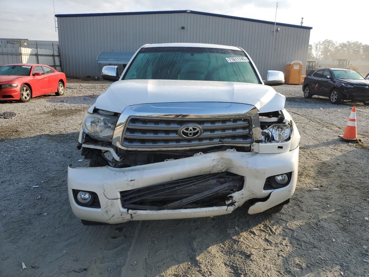 2015 TOYOTA Sequoia
