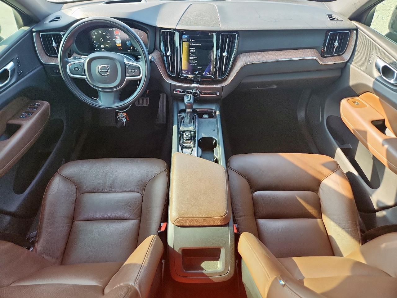 2021 VOLVO XC60