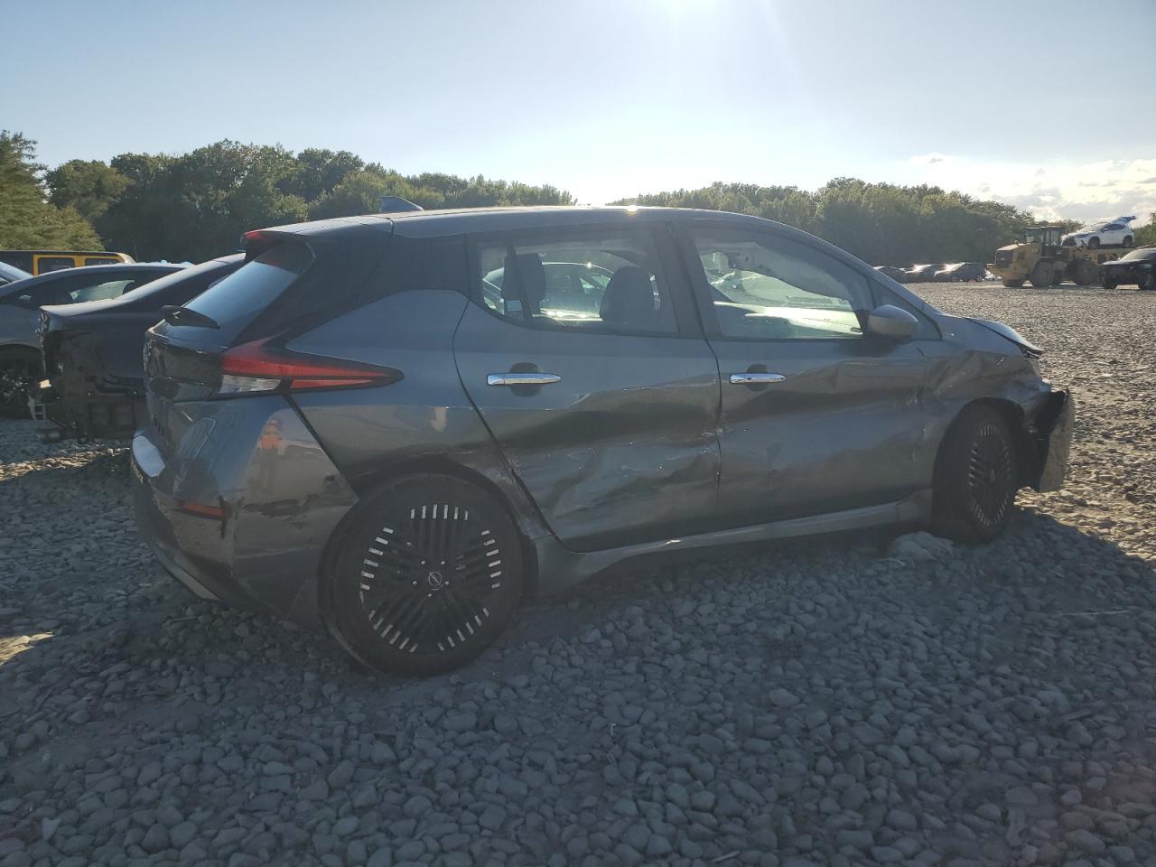 2024 NISSAN LEAF