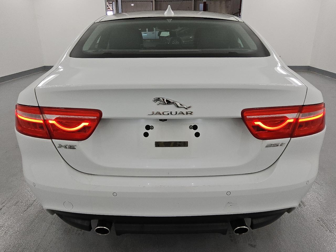 2017 JAGUAR XE
