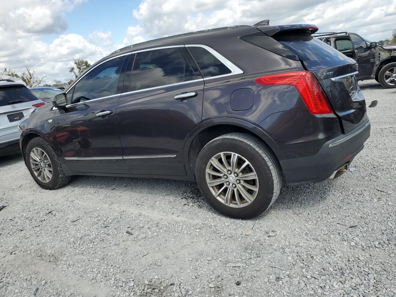 2017 CADILLAC XT5