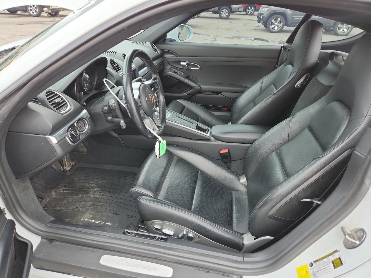 2019 PORSCHE Cayman