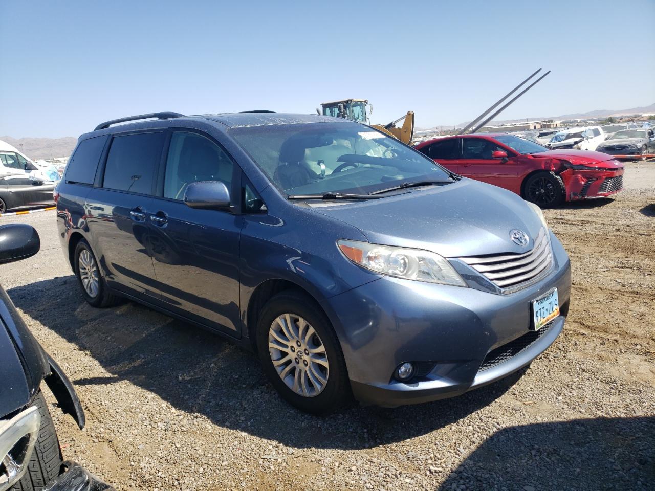 2017 TOYOTA SIENNA