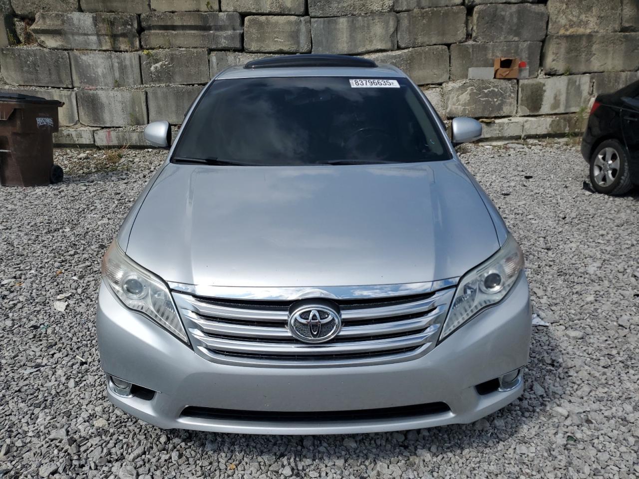 2011 TOYOTA Avalon
