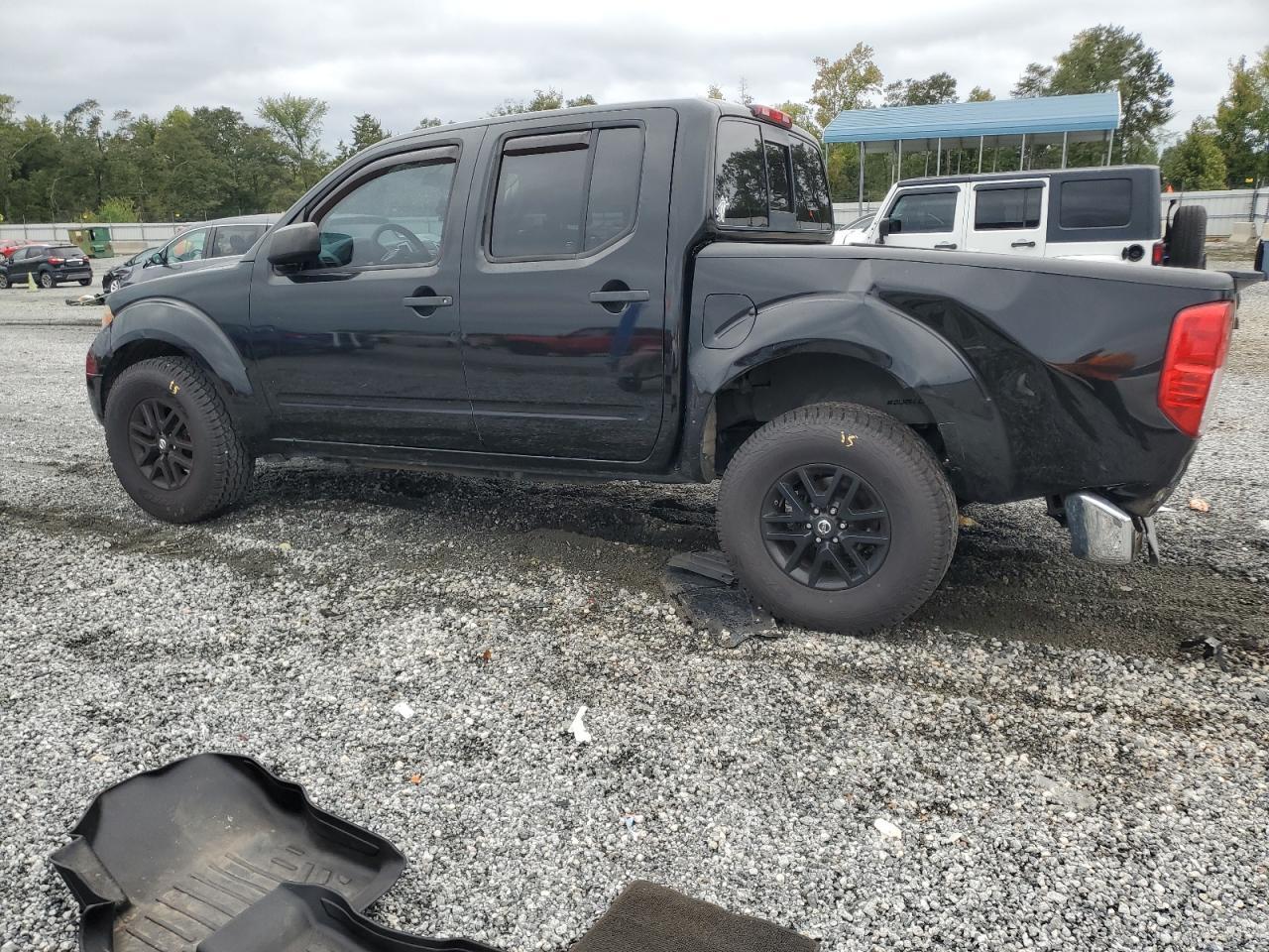 2017 NISSAN Frontier