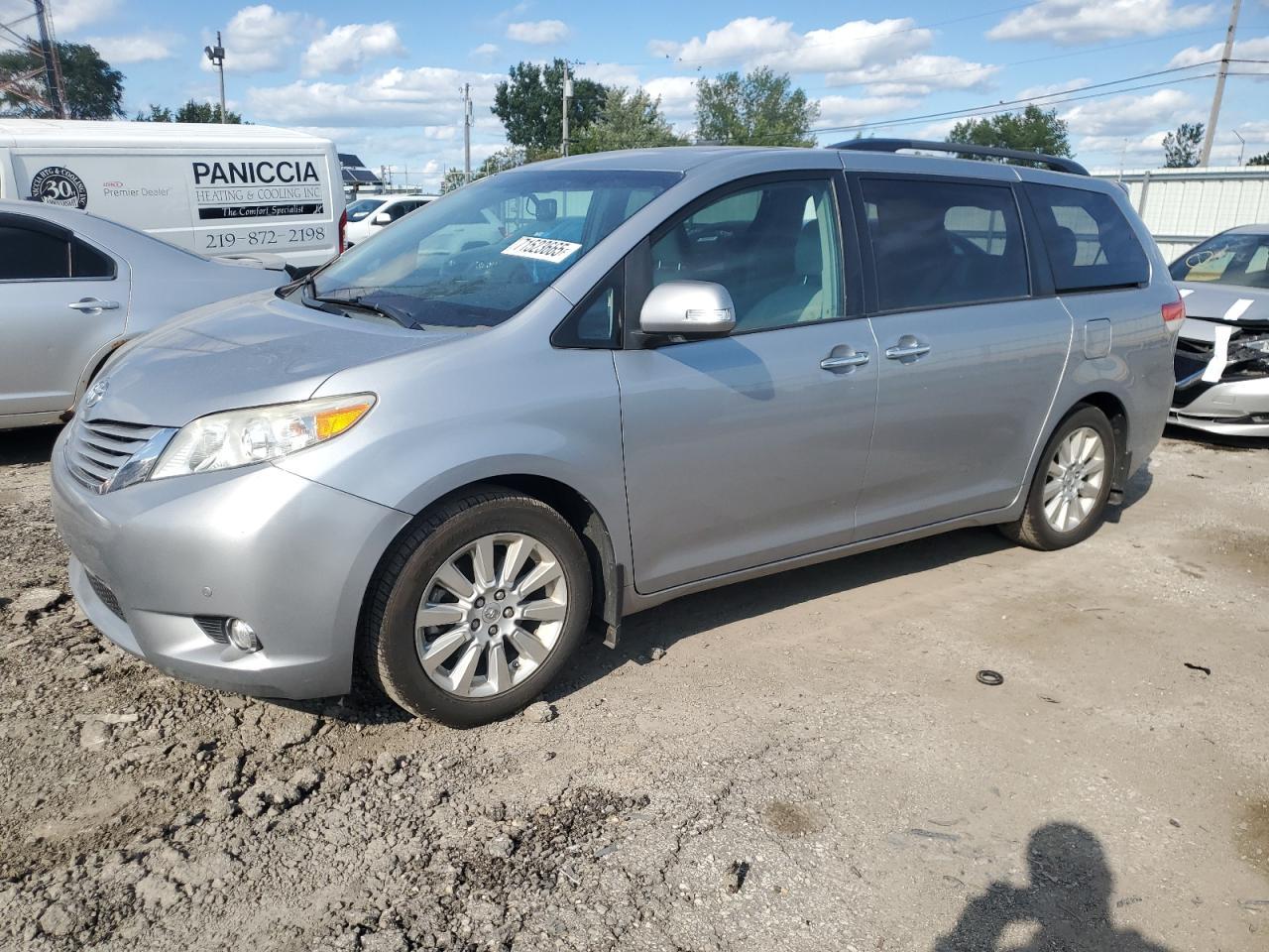 2014 TOYOTA SIENNA