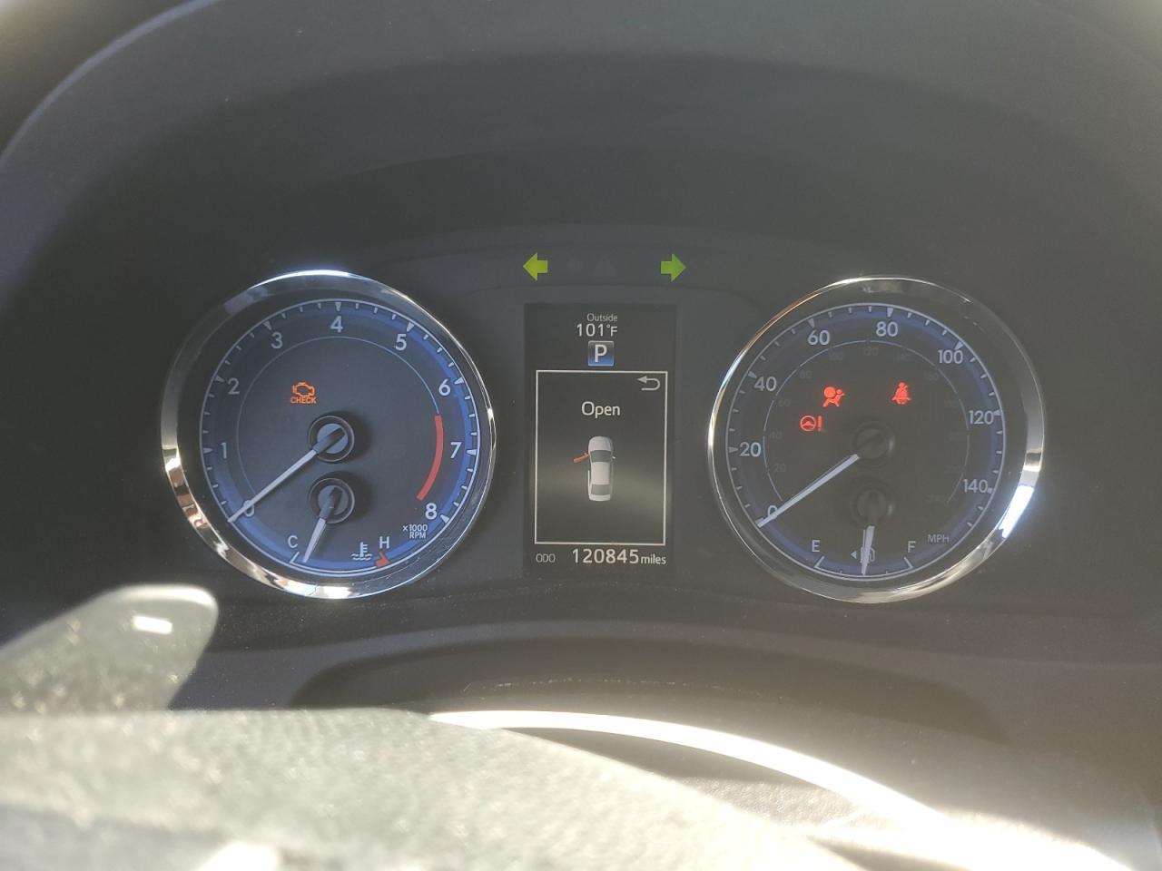2018 TOYOTA COROLLA