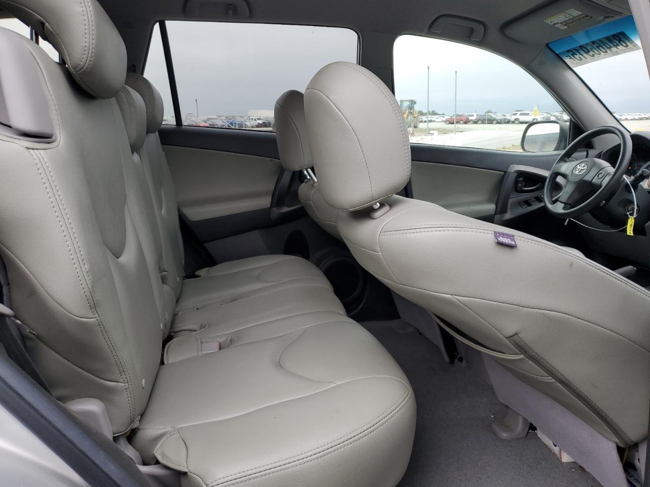 2011 TOYOTA RAV4