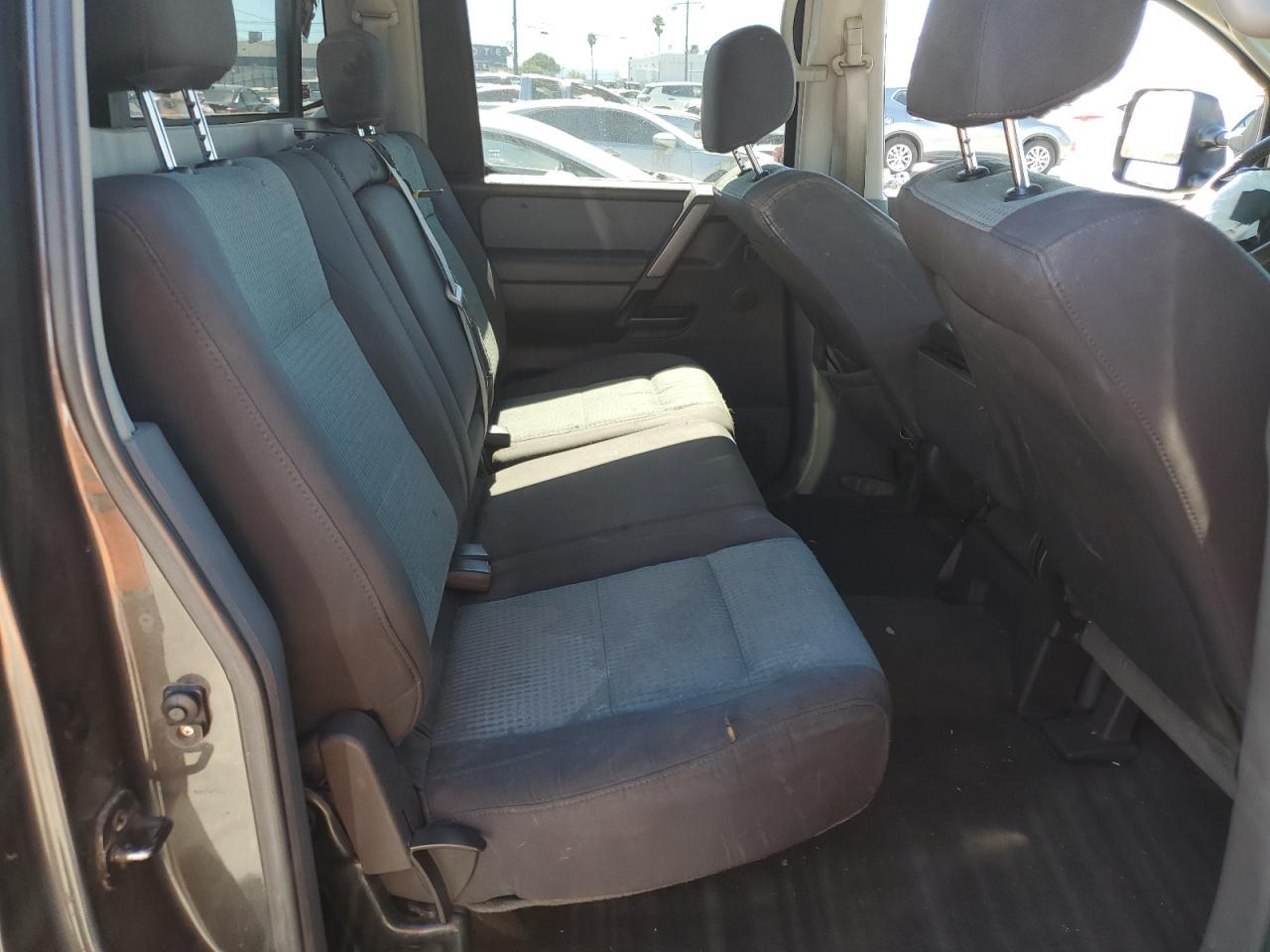 2005 NISSAN Titan